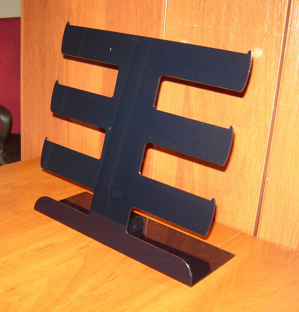 Подставка под браслеты трех ярусная